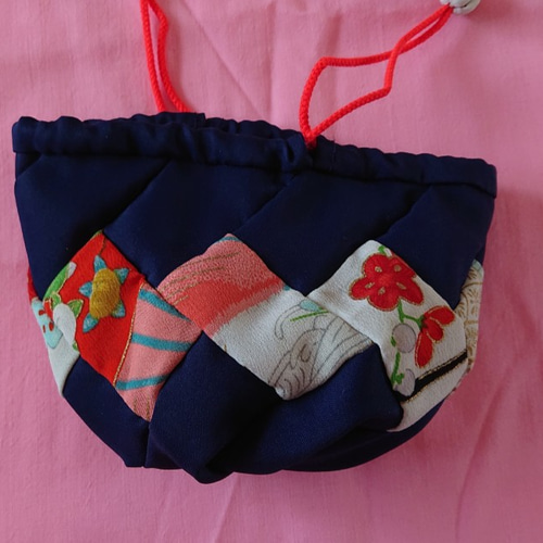 丸くてかわいいきんちゃく袋『檜垣袋』ちりめん細工 巾着袋 suzu-no