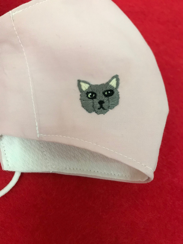 リアルフェイス刺繍のきれいめシンプル布マスク　猫　猫ちゃん柄　ロシアンブルー　刺繍マスク　手刺繍　大人用立体マスク　 5枚目の画像