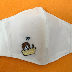 アニメ風ビーグルの刺繍マスク　手刺繍　刺繍マスク　ビーグル　犬　ワンちゃん　大人用立体マスク　ダブルガーゼマスク 2枚目の画像