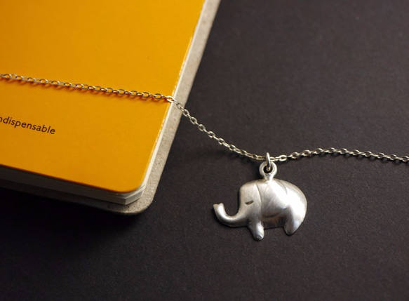 Elephant Necklace - Custom Hand Stamped - Silver 925 2枚目の画像