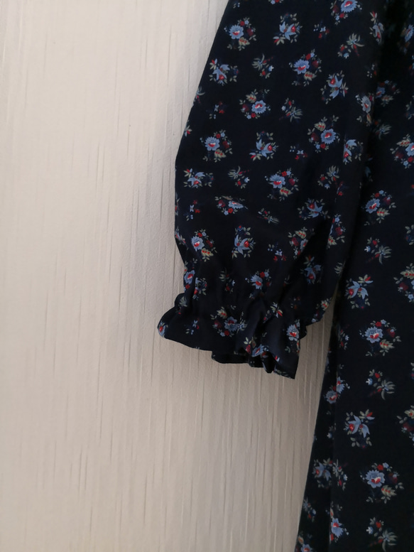 150cm長袖ヨーロピアン小花ワンピース　綿100％ 4枚目の画像