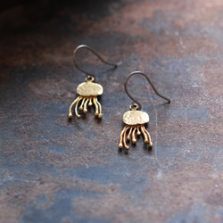 【予約販売中】ちいさいくらげ｜ピアス｜イヤリング｜P436 1枚目の画像