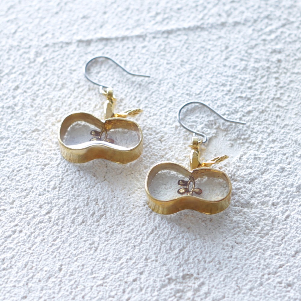 種がみえるりんご｜ピアス｜イヤリング｜P457