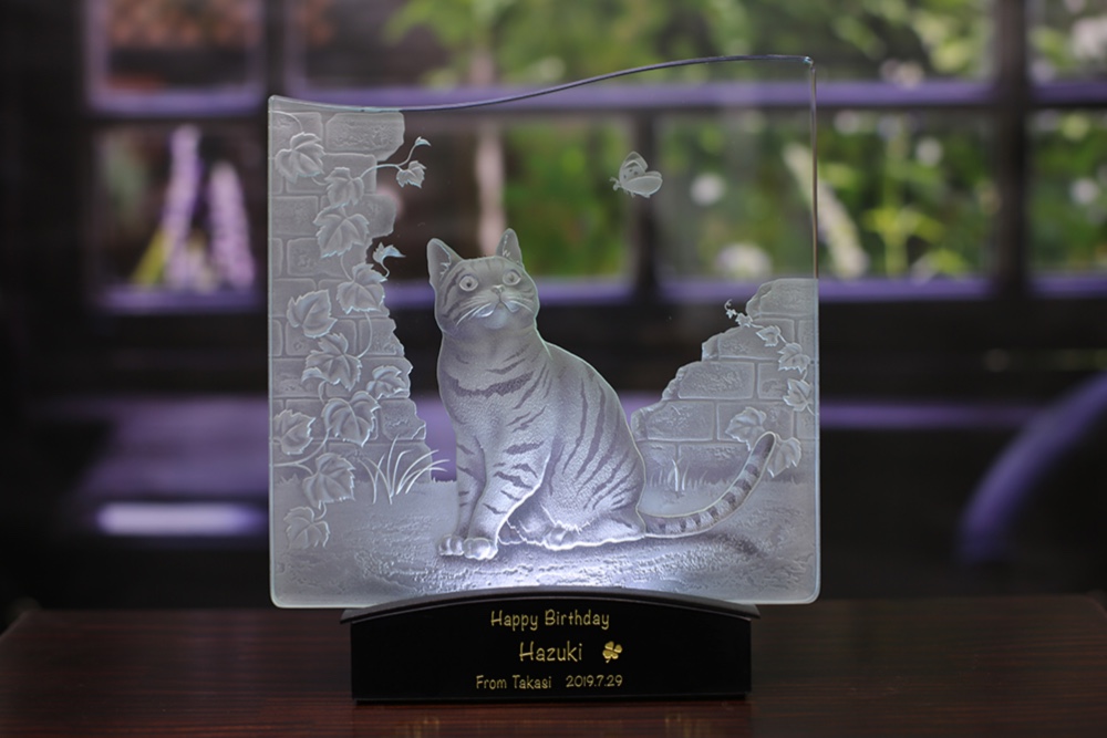 猫と蝶々　LED照明付き　エッチングガラス パネルオブジェ