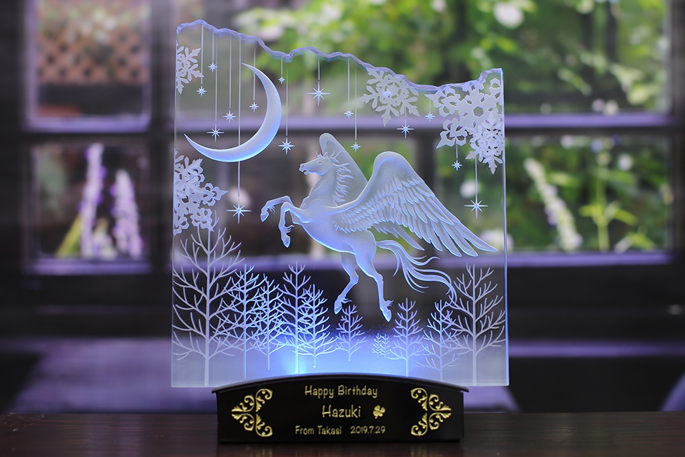 白い森のペガサス　LED照明付き　エッチングガラス パネルオブジェ