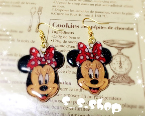 ☆US Disney Parks☆ミニーちゃんアイコン キラキラピアス 両耳 ピアス ディズニー Disney ミニーマウス ミニー キラキラ