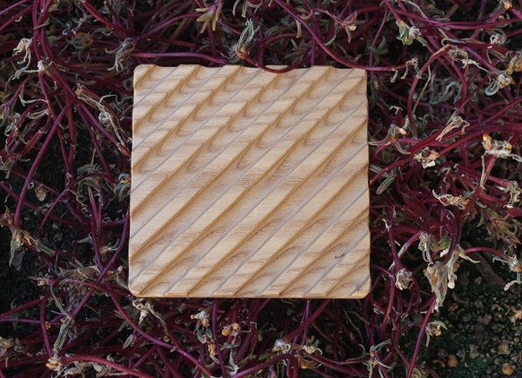 コースター　木製　タモ　無垢材　手作り 2枚目の画像