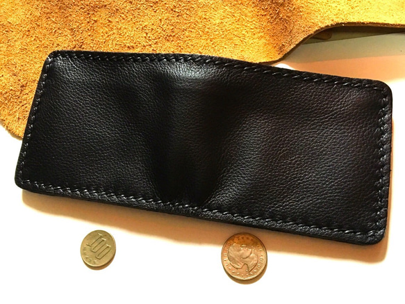 送料無料 革職人の手作り財布屋 ハンドメイドレザークラフトウォレット 二つ折り 本革 手縫い 黒 2枚目の画像