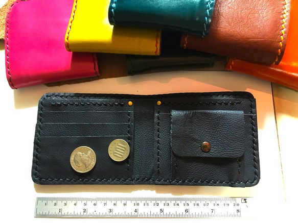 送料無料 革職人の手作り財布屋 ハンドメイドレザークラフトウォレット 二つ折り 本革 手縫い 黒 3枚目の画像