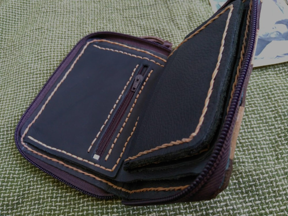 ラウンドファスナー 市松模様レザーウォレット 革職人の手作り財布屋 本革 手縫い 茶黒チェック柄 バッグ ポーチ 3枚目の画像