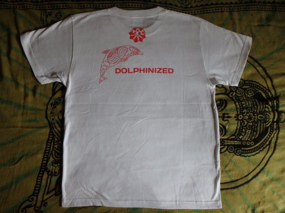 Tシャツ（M）　海　イルカ（ホワイト×レッド） 3枚目の画像