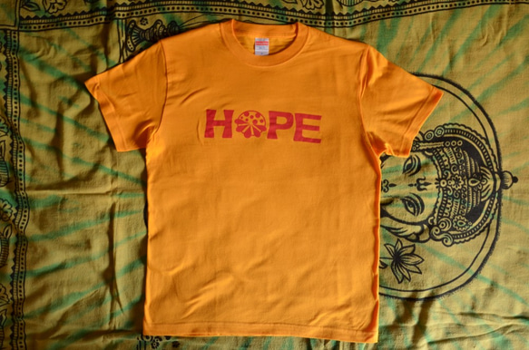 bluest　Tシャツ（M）　海　HOPE（イエロー×レッド） 1枚目の画像