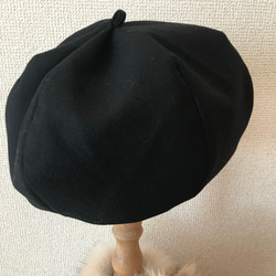 黒のシンプルベレー帽　（ゴールド） 3枚目の画像