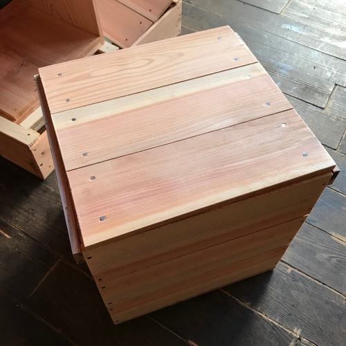 座れる収納♪りんご箱半分サイズ蓋つき 木箱 ウッドボックス その他