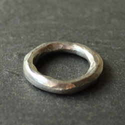 ◆錫 × 銀戒指 [Hammered Tin Ring] 刻名字 第2張的照片