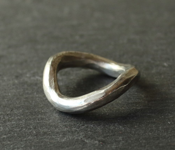 ◆錫 (スズ) × silver リング【Hammered Tin Ring 歪み 】刻印 名入れ 3枚目の画像