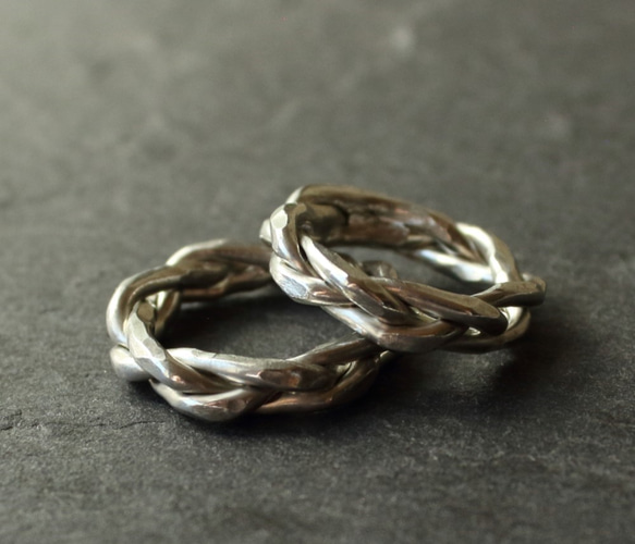 ◆錫 (スズ) × silver リング【Braid Hammered Tin Ring】 2枚目の画像