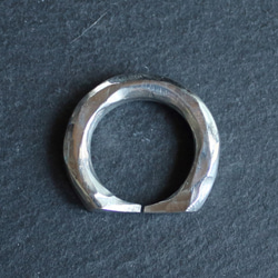 ◆錫 × 銀戒指 [Hammered Omega Tin Ring] 刻名字 第4張的照片