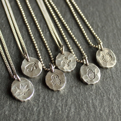 ◆錫 (スズ) × silver ネックレス【Stamped Tin Necklace #Horus】 6枚目の画像