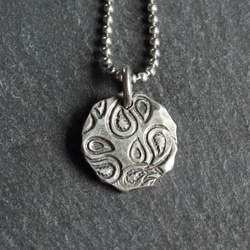 ◆錫 (スズ) × silver ネックレス【Stamped Tin Necklace #Paisley】 2枚目の画像