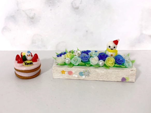 ミニチュア クリスマスケーキ&バラの花壇セット 1枚目の画像