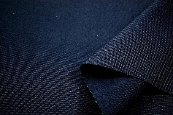 バッグに最適な　１１号帆布（はんぷ）　紺　【ハンドメイドのための小さな布】　1156-03 1枚目の画像