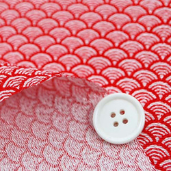レーヨンちりめん　日本の伝統柄　青海波　赤色 　【ハンドメイドのための小さな布】　0643-36 3枚目の画像