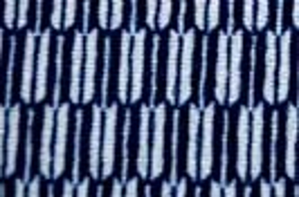 レーヨンちりめん　日本の伝統柄　矢絣　紺色 　【ハンドメイドのための小さな布】　0643-51 1枚目の画像