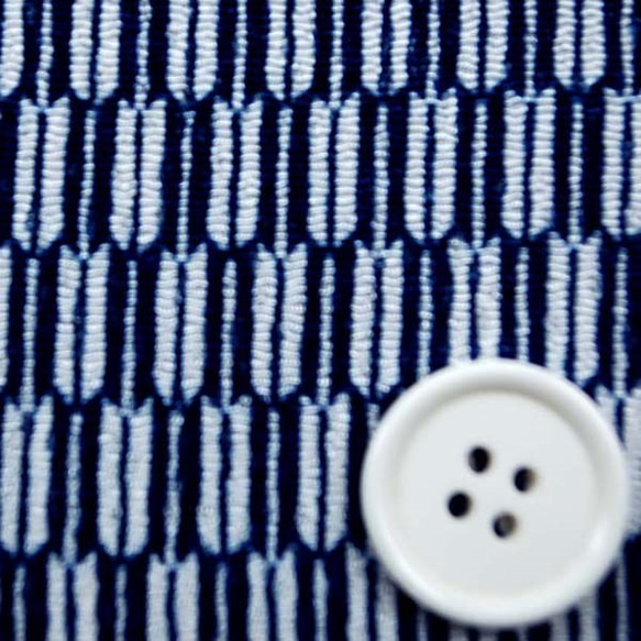 レーヨンちりめん　日本の伝統柄　矢絣　紺色 　【ハンドメイドのための小さな布】　0643-51 2枚目の画像