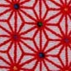 レーヨンちりめん　日本の伝統柄　麻の葉　白地に赤色 　【ハンドメイドのための小さな布】　0643-59 1枚目の画像