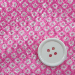 レーヨンちりめん　日本の伝統柄　鹿の子　ピンク色 　【ハンドメイドのための小さな布】　0643-72 2枚目の画像