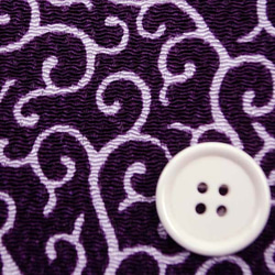 レーヨンちりめん　日本の伝統柄　唐草　紫色 　【ハンドメイドのための小さな布】　0643-89 3枚目の画像