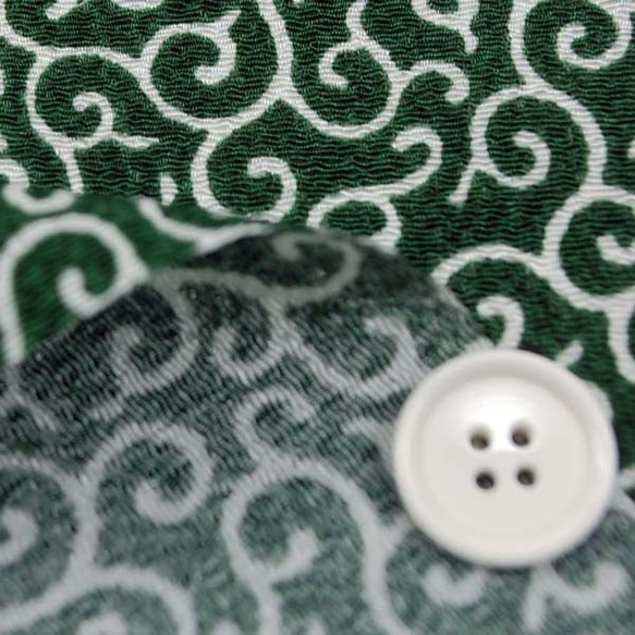レーヨンちりめん　日本の伝統柄　唐草　緑色 　【ハンドメイドのための小さな布】　0643-91 3枚目の画像