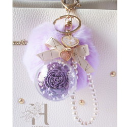 Hedy's ❤️[花球吊飾*紫色] 手作訂製 玫瑰 乾燥花禮物 永生花鑰匙圈 毛球吊飾 第6張的照片