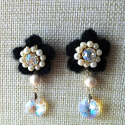 knit flower pierce* black×clear 1枚目の画像