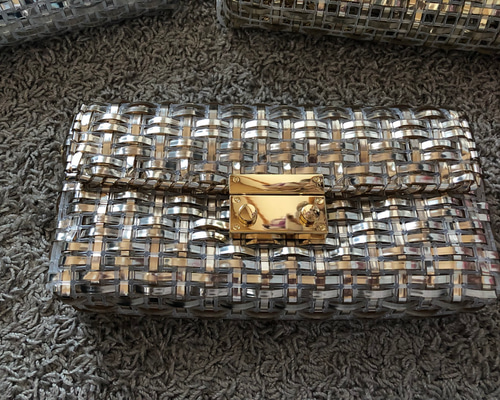 ゴールドラメルヘンテープバック ポシェット めちょ 通販