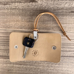 キーケース　白/シルバークロコ型押し　オールレザー（本革）　 2枚目の画像