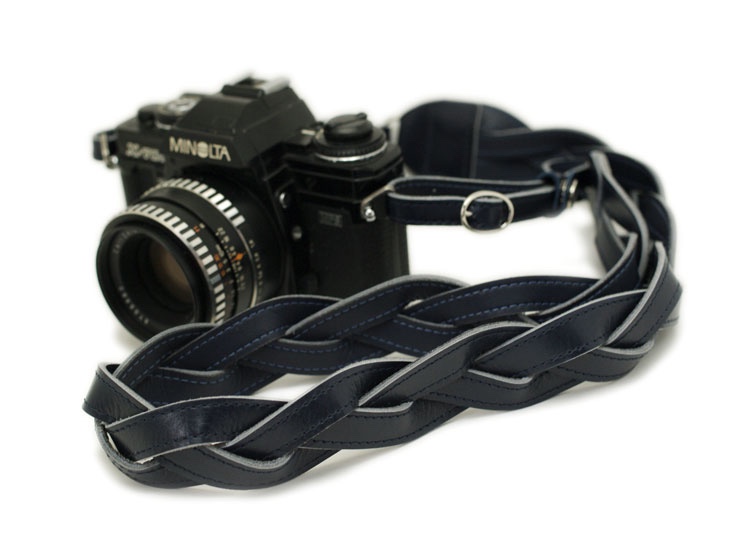 カメラストラップ　首掛けロングタイプ　革製　紺（ネイビー）