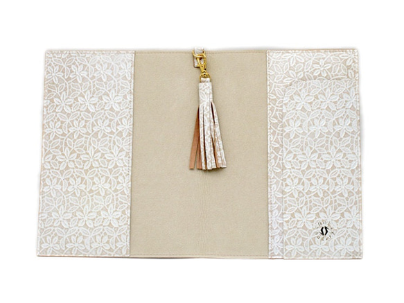 ブックカバー（スケジュール帳）ベージュ／白花柄　A5サイズ　革製　タッセル付き 4枚目の画像