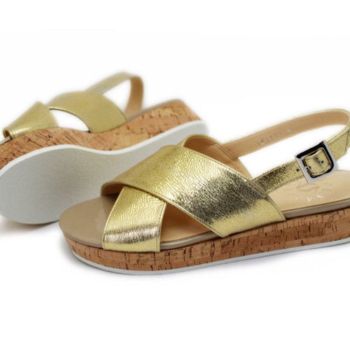 【ALDO】上品★ゴールド金具★ラフィア★ウェッジソールサンダル 日本未上陸 カナダ発シューズブランド【ALDO (アルド)】の