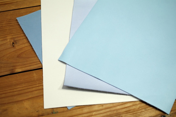 清々しい色のソフトな革　４枚セット（水色、ライトブルー、青空ブルー、アイボリー）No.186 4枚目の画像
