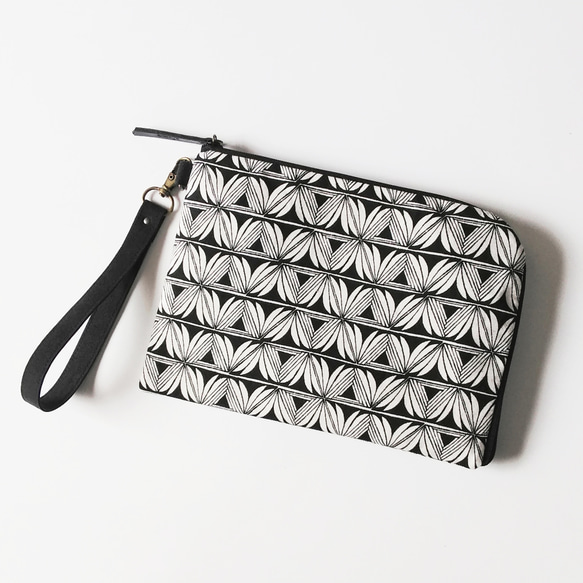 Half zipper clutch bag（M）012.5 ✴母子手帳ケース/通帳ケース/お薬手帳ケース/パスポート 1枚目の画像