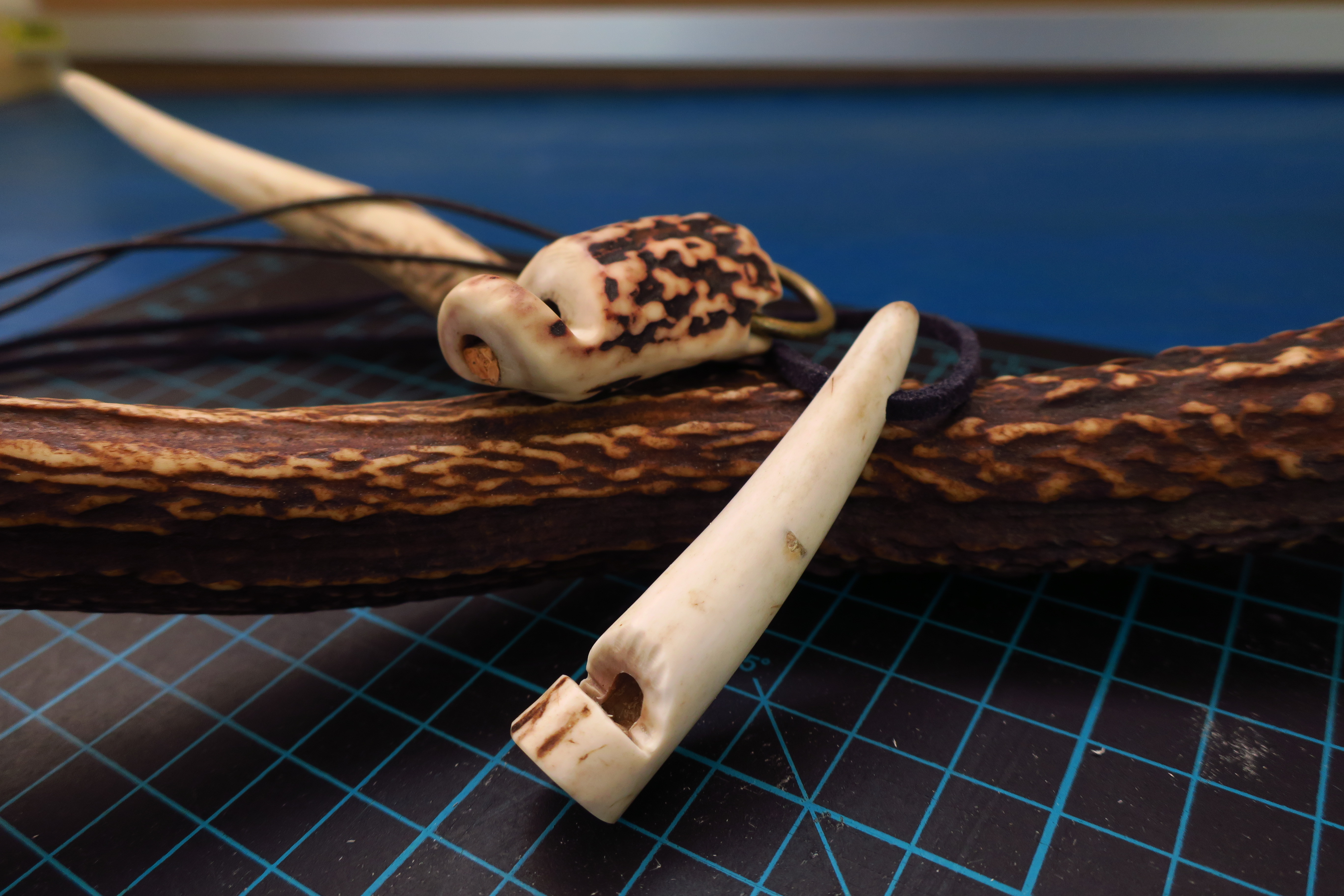 鹿角笛　ハンドメイド　1点物　完全フルオーダーメイド　角　ペンダントトップ