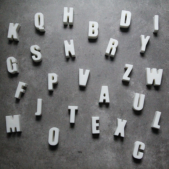 英文字母手工皂-真正薰衣草 白色 x 2 第4張的照片