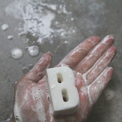 英文字母手工皂-真正薰衣草 白色 x 2 第8張的照片
