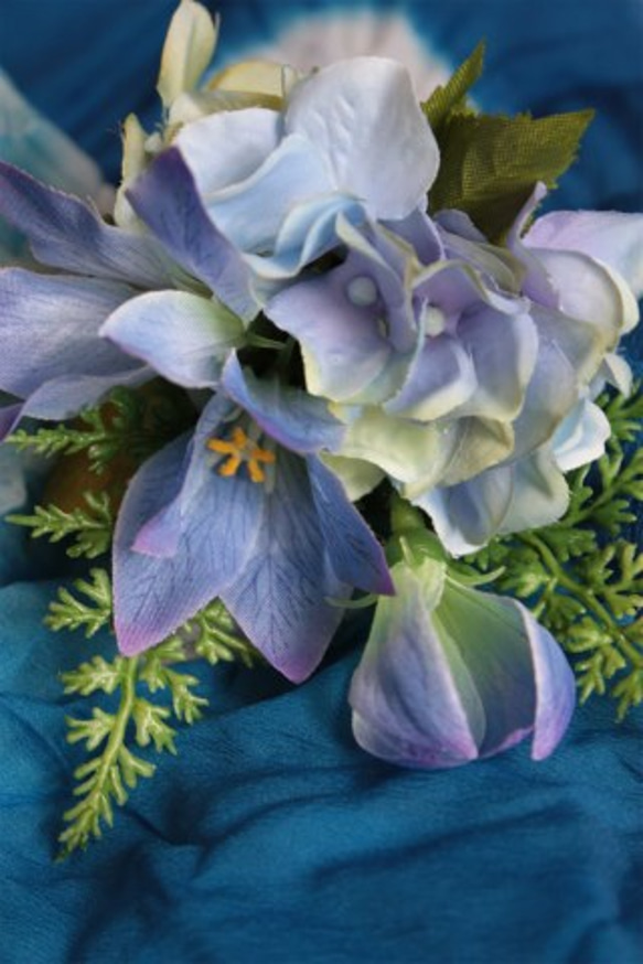空色紫陽花（あじさい）と青色桔梗☆初夏のコサージュ 3枚目の画像