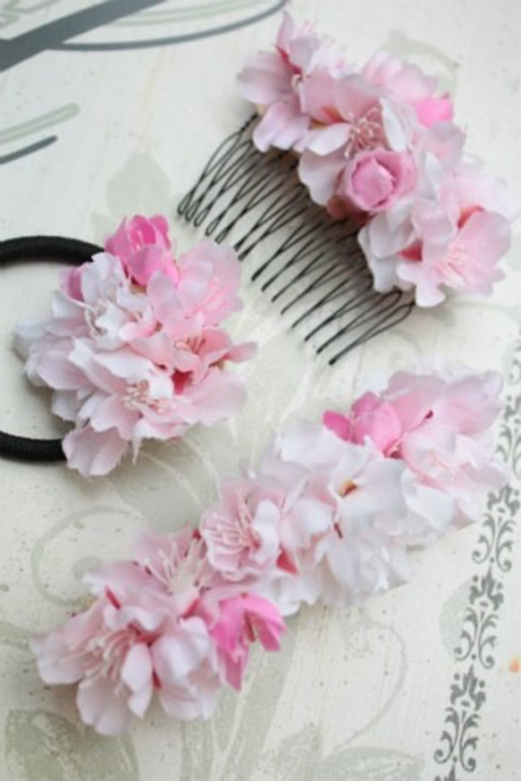 桜の花の髪飾り　３点セット 1枚目の画像