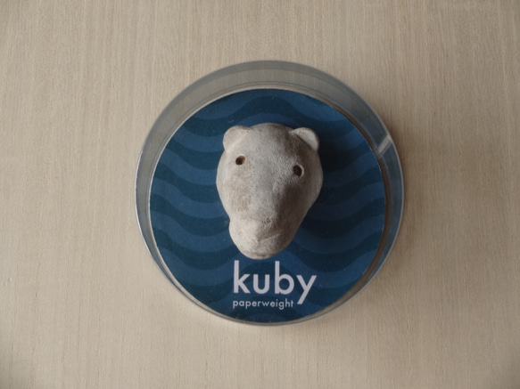 kuby:シロクマのペーパーウエイト 2枚目の画像