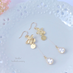 スミレ花ジルコニアピアス/イヤリング 2枚目の画像