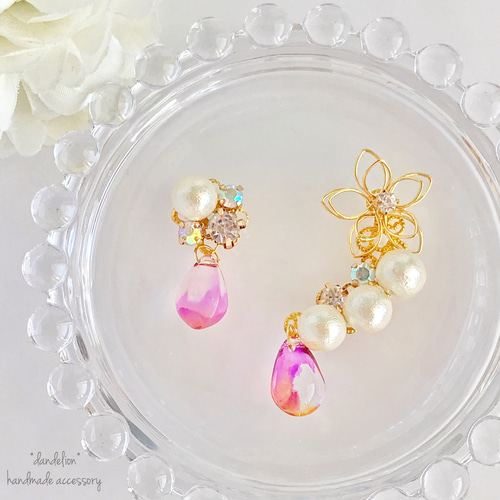 ハンドメイド お花とカラフルビジュー ♡ ピアス風 ビジュー